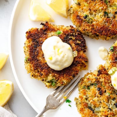 Lemon Garlic Alaska Salmon Cakes